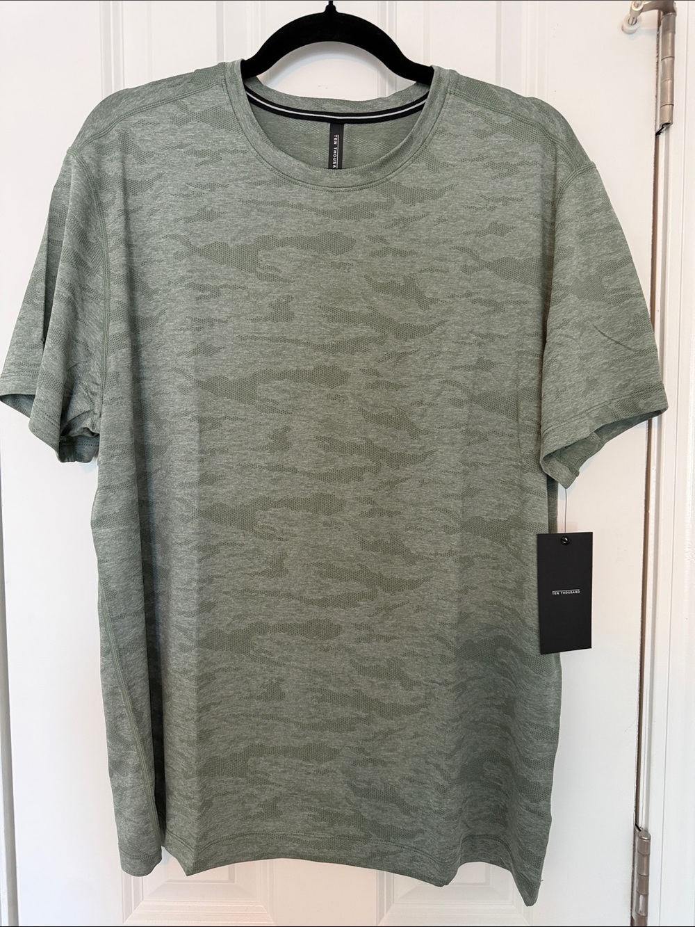 NWT Men's Short Sleeve Crew Neck T-Shirt - Camoknit